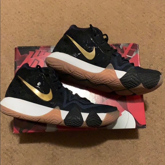 pitch blue kyrie 4